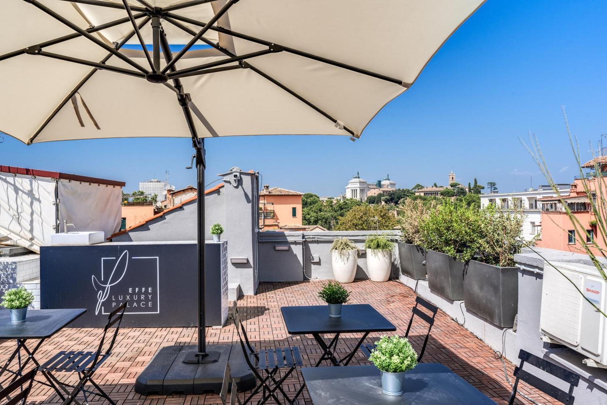 Effe Luxury Palace — Foto 2